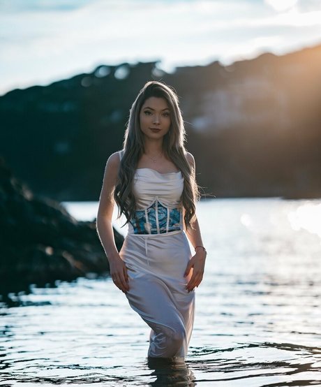 Monica Jimenez 美しいスター ギャラリー