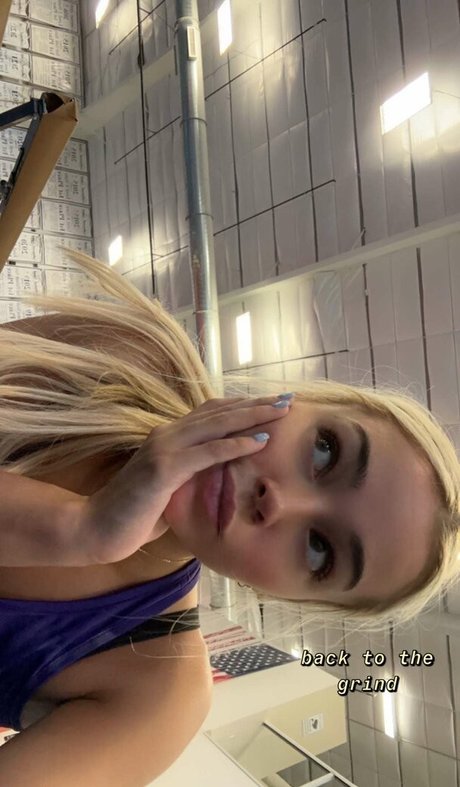 Livvy Dunne セクシー女優 写真