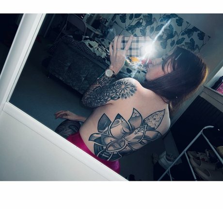 Molly Capper XXXモデル 画像