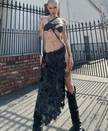 Siiickbrain 裸の女優 画像