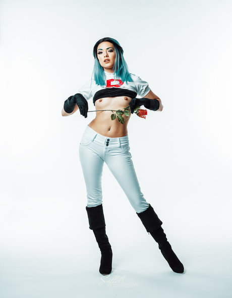 Joanie Brosas ポルノスター ギャラリー