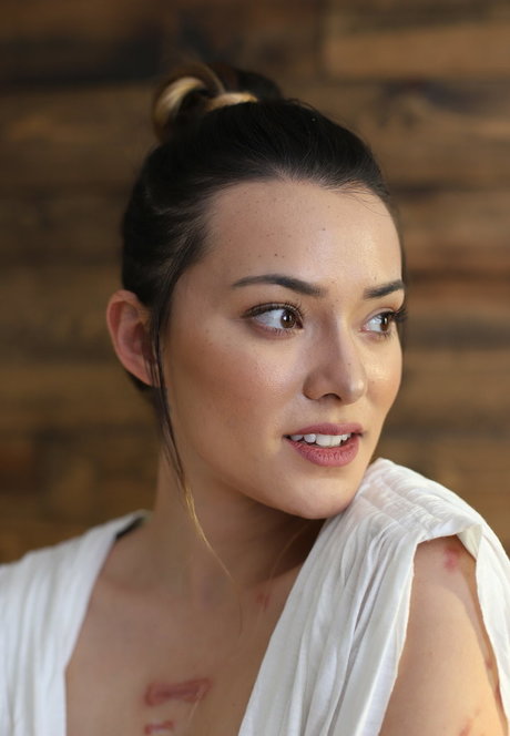 Joanie Brosas アダルトモデル 写真