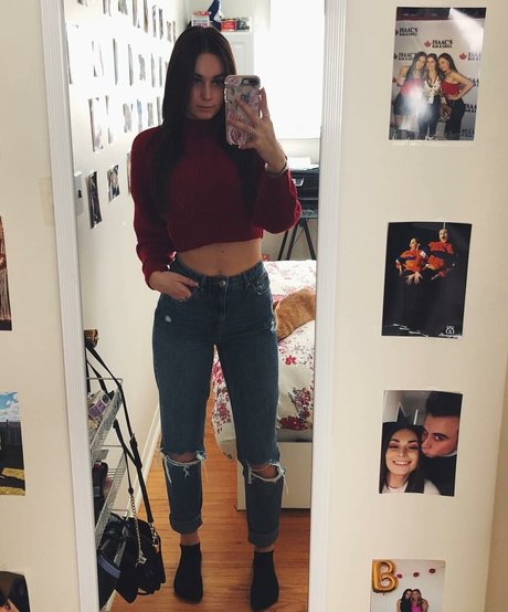Logan Fabbro セックスモデル 写真