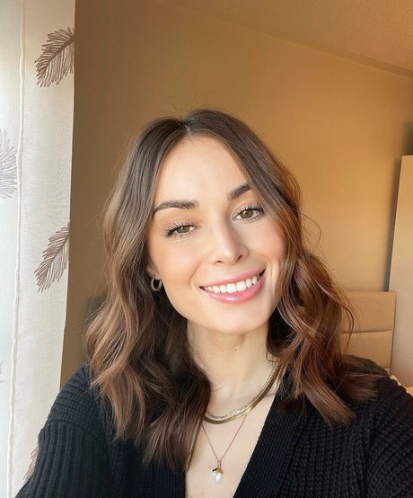 Logan Fabbro 美しいモデル 写真