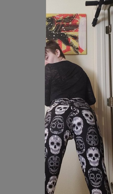 curvyelvishgirl エロティックモデル 写真