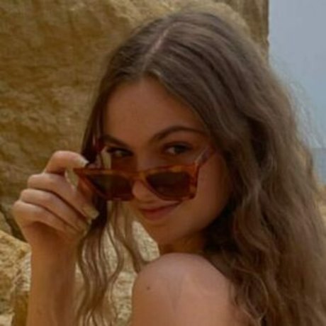 Ellie Bindman アダルトモデル 写真