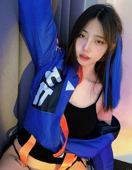 Jiebjah セクシーモデル 画像