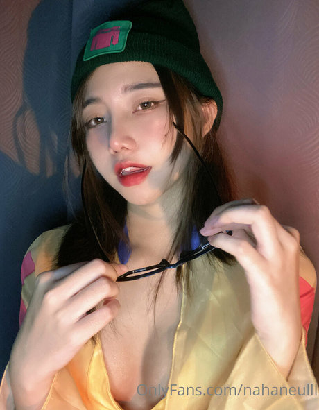 Jiebjah 女優 画像