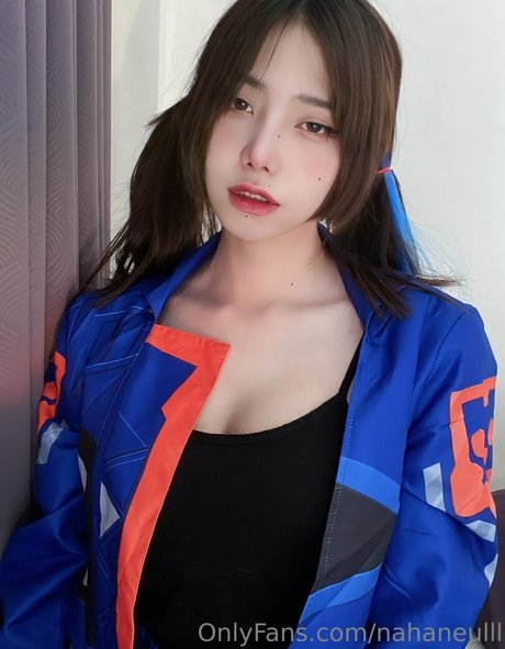 Jiebjah ヌードモデル 写真