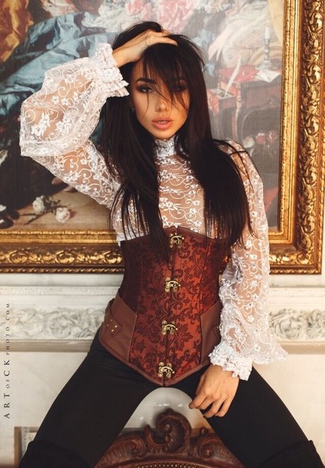 Marianna Markina ポルノモデル 写真