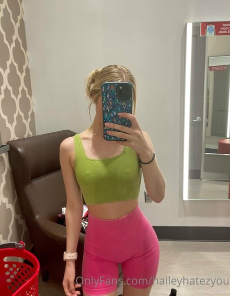 haileyhatezyou 裸のモデル 写真