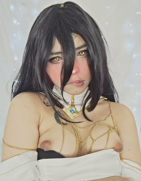 Momoiro Cosplay エロティックモデル 写真