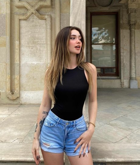 キャスティングオンリーファンズ セクシーヌード 写真
