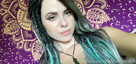 krystalkitten828 ポルノモデル 写真