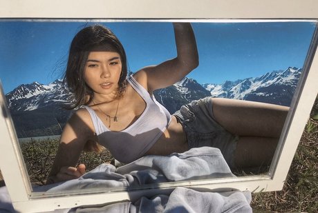 Mikah Tia トップモデル 写真