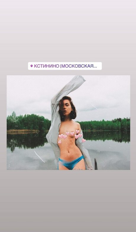 Anna Kotova 裸のモデル 写真