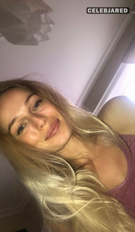 Frederikke Bach ポルノスター セクシー アーカイブ
