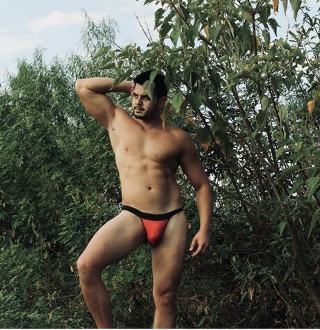 Rodrigodelcoro 裸モデル 写真