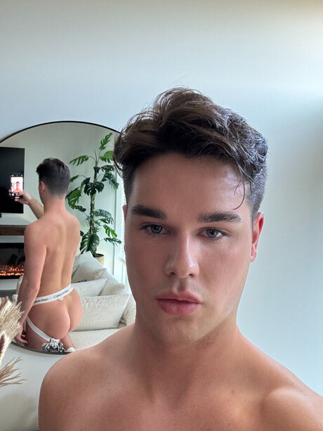 Greyson Fox 裸モデル 写真