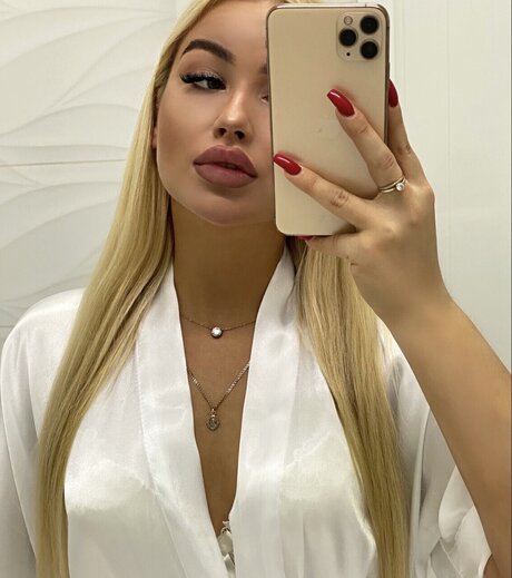 Sofiia 独占女優 ギャラリー