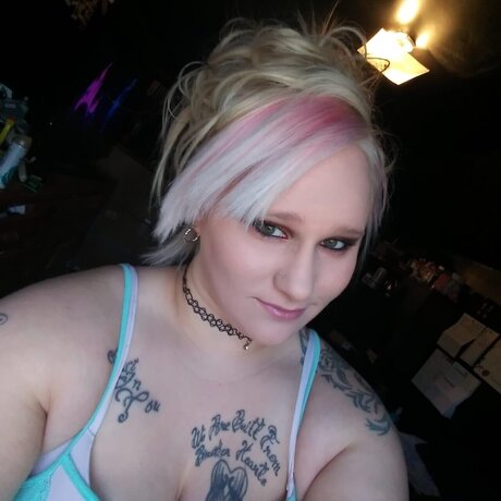 Squeakypuddin 可愛いモデル 画像