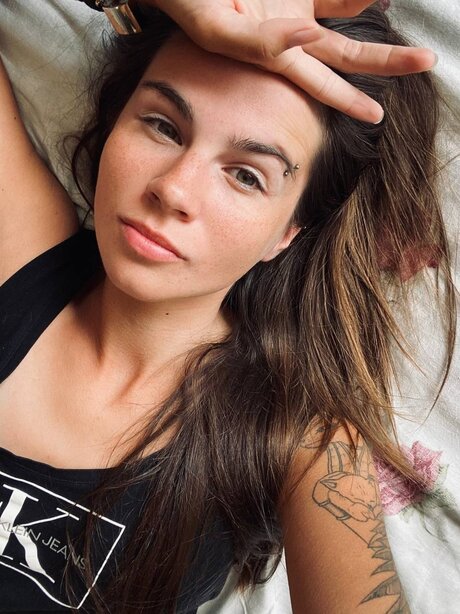 Milena Zephyr セクシーなスター 写真