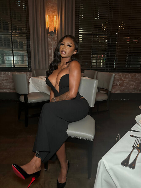 Jasmine C ポルノスター セクシー 写真