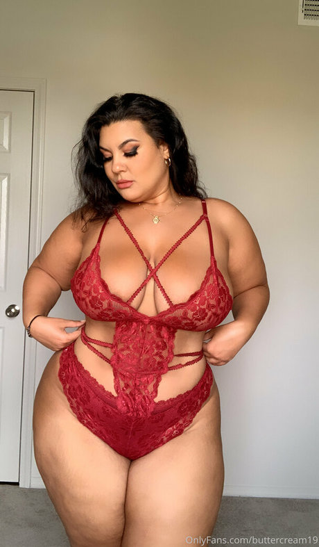 Buttercream19 ポルノスター 美しい 画像