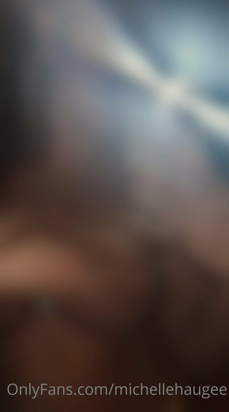 michellehaugee 裸のモデル 写真