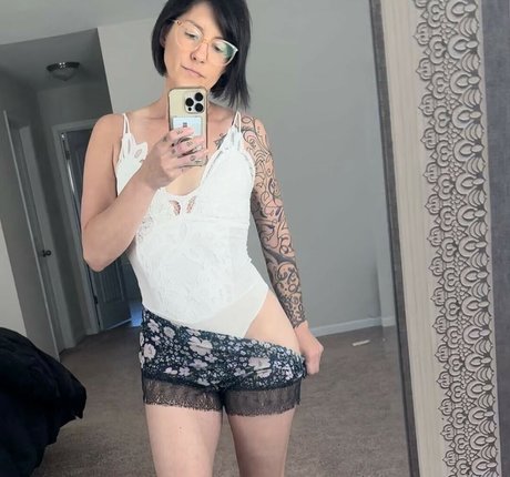 themrsnextdoor2 0 ポルノスター 写真