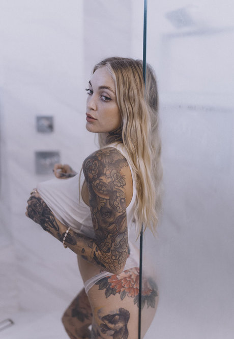 Torrie Blake アートモデル 写真