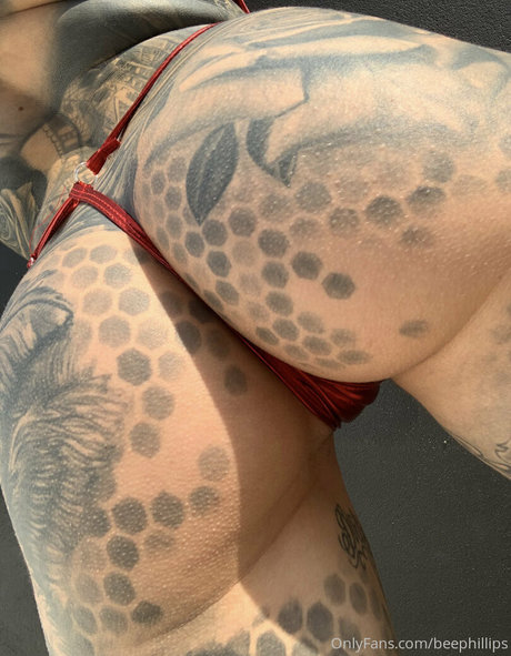 Bee Phillips セクシーモデル 写真