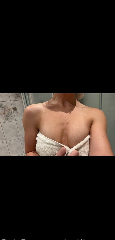 petitesexysilje ヌード女優 写真
