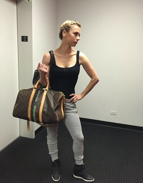 Iliza Shlesinger 裸の女優 写真