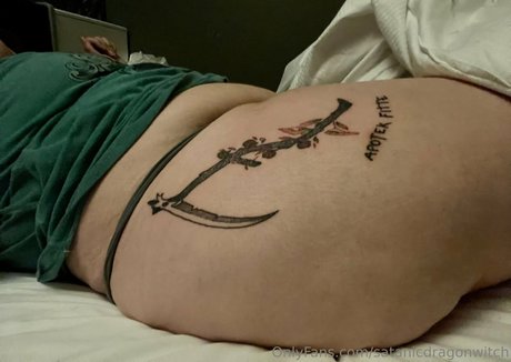 satanicdragonwitch 美しいモデル 写真