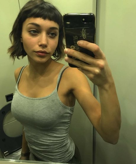 Amanda Campana 裸モデル 写真