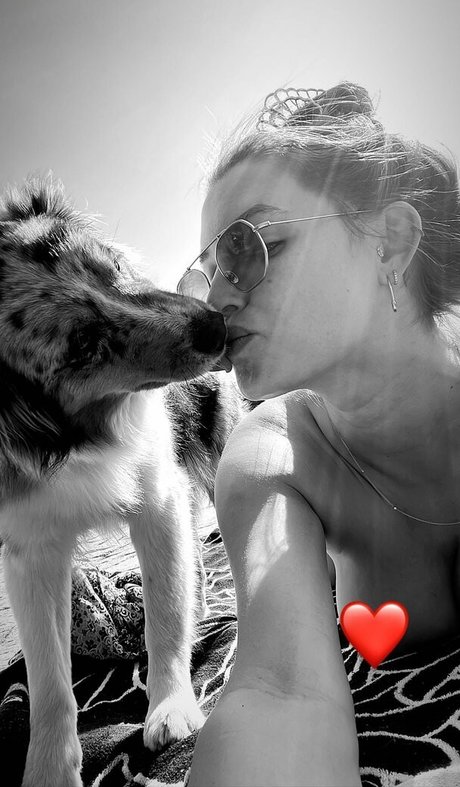 Alyssa Arce スター ヌード 写真