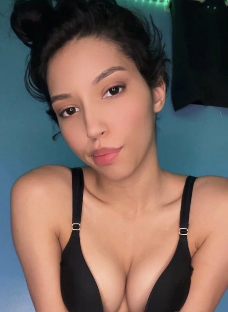 Kittenfox19 ポルノスター 美しい 写真