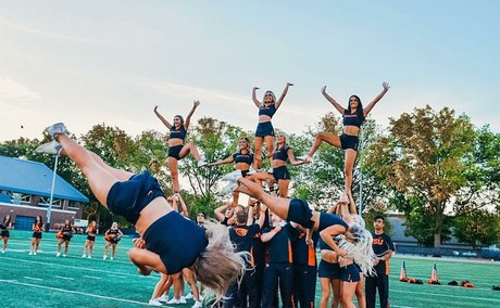 Taylor Johnson Cheer トップスター 写真