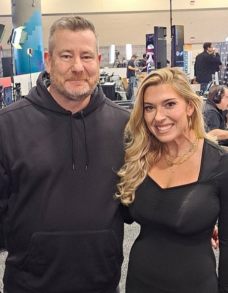Taylor Mathis 可愛い女優 写真