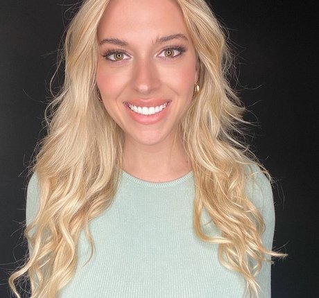 Taylor Mathis セクシー女優 写真
