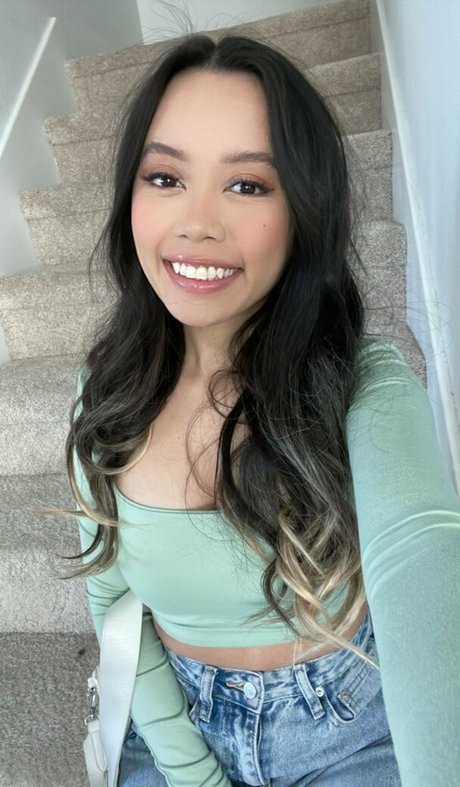 巨乳 顔射 OnlyFans エロチック 写真