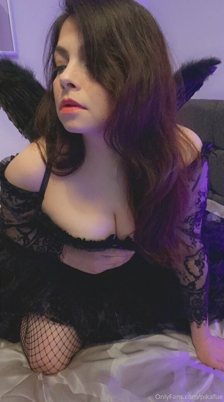 Pikafue 裸の女優 画像