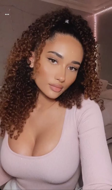 Rubyellaaa0 トップモデル 写真