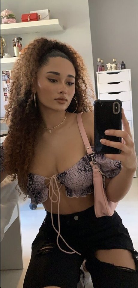 Rubyellaaa0 完璧なモデル 写真