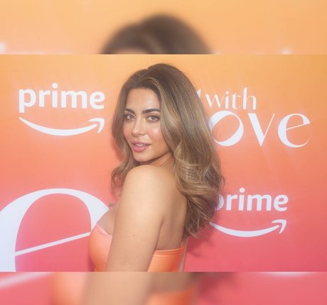 Emeraude Toubia かわいいスター 写真