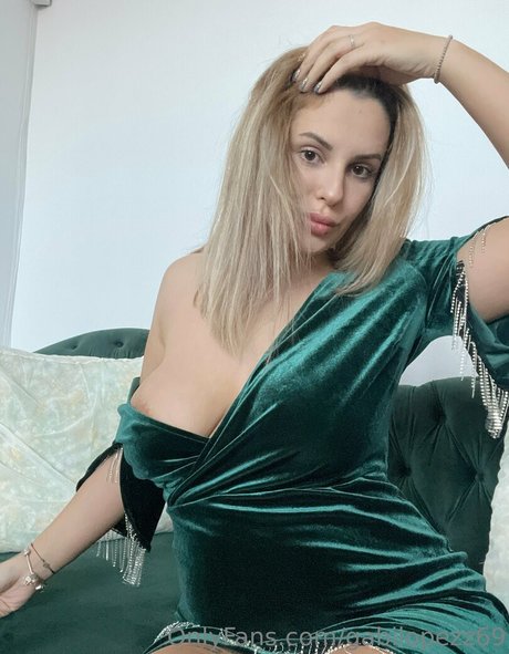 gabilopezz69 セクシー女優 写真