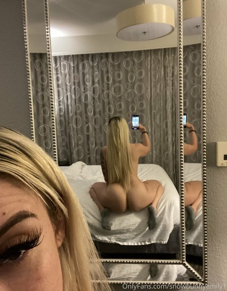 妊娠中のヌードオンリーファンズ 美しいヌード 写真