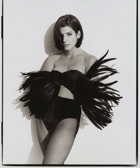 Sabdra Bullock ポルノスター ヌード 写真