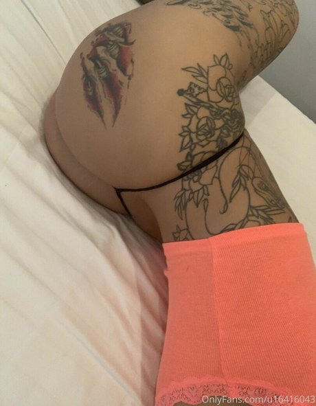 naughtyinkedwhore セクシー女優 写真